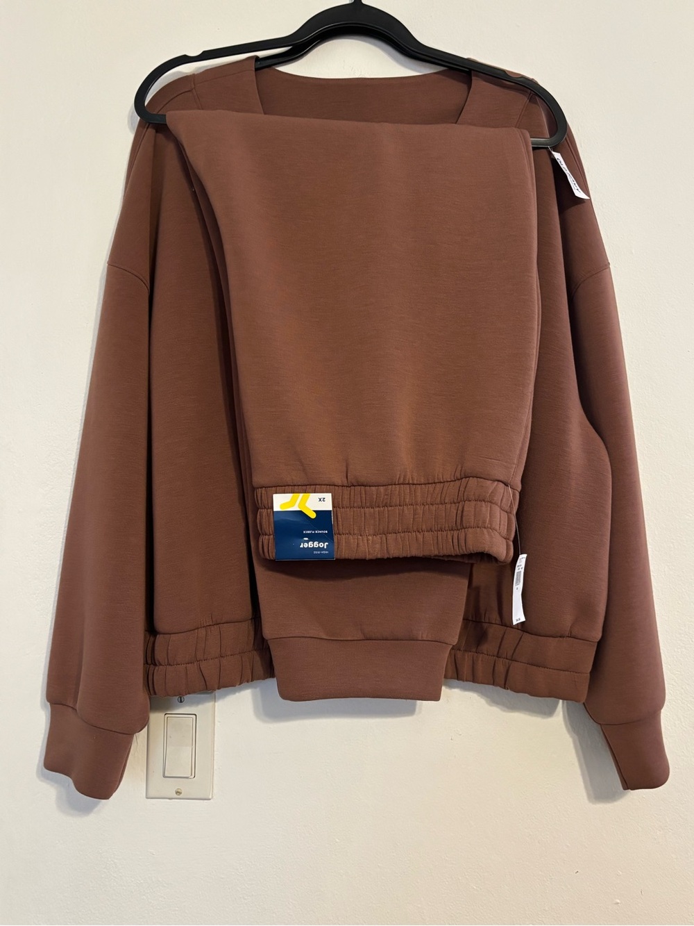 Old Navy Active Set (V-Neck Pullover Sweatshirt and Jogger)
